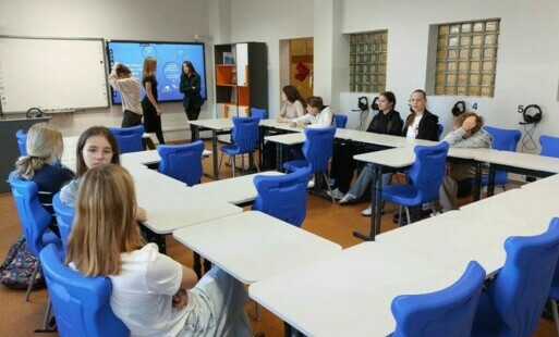 Zdjęcie do Otwarcie nowej pracowni językowej