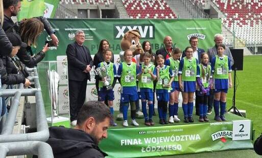 Drużyna na drugim miejscu podium